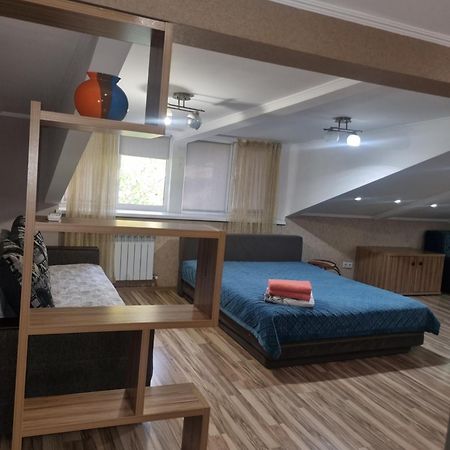 Apartments On Mustafa Ozturk Almaty Ngoại thất bức ảnh