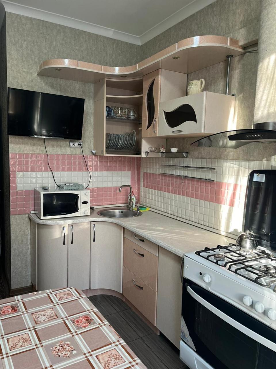 Apartments On Mustafa Ozturk Almaty Phòng bức ảnh