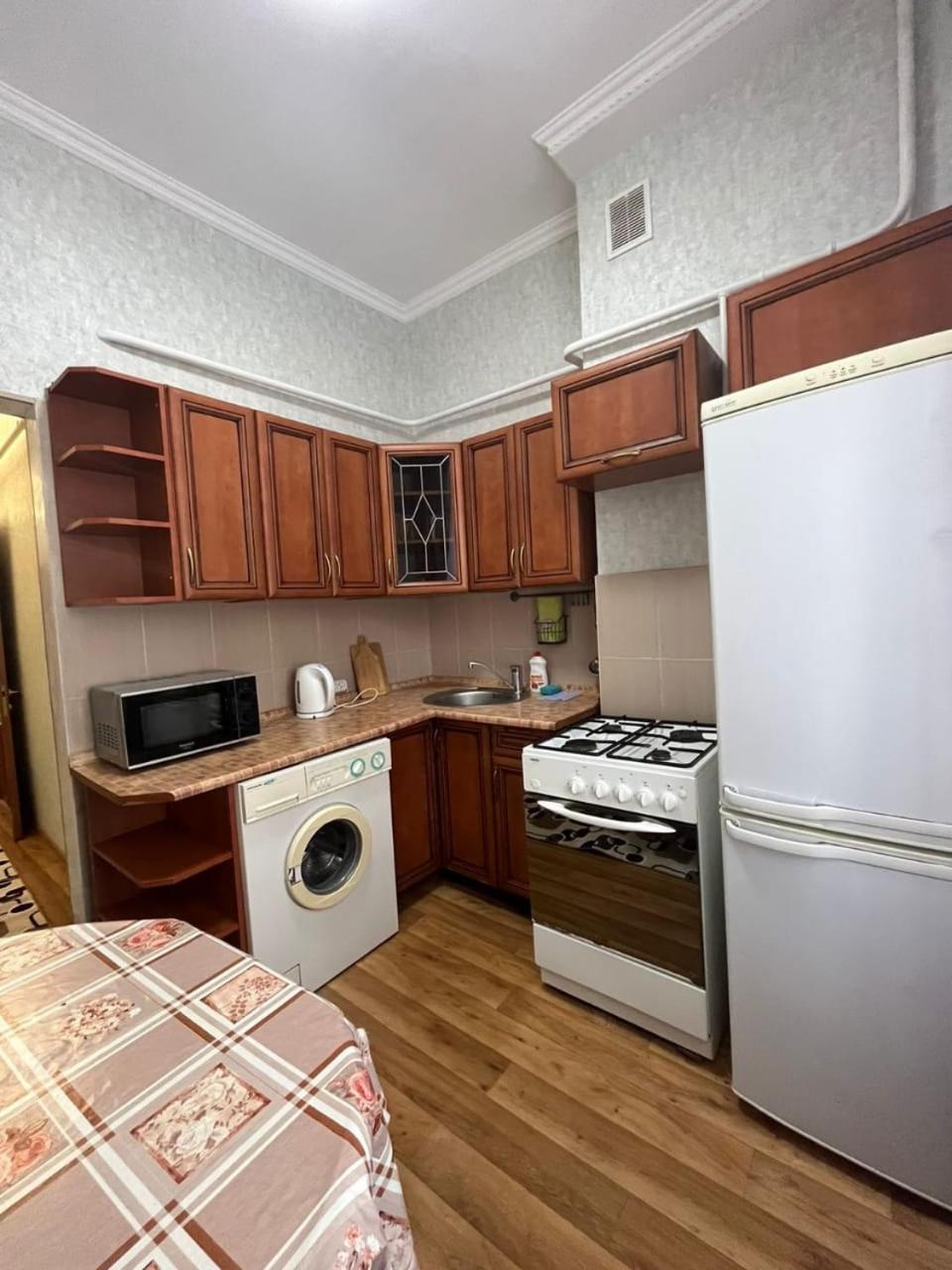 Apartments On Mustafa Ozturk Almaty Phòng bức ảnh
