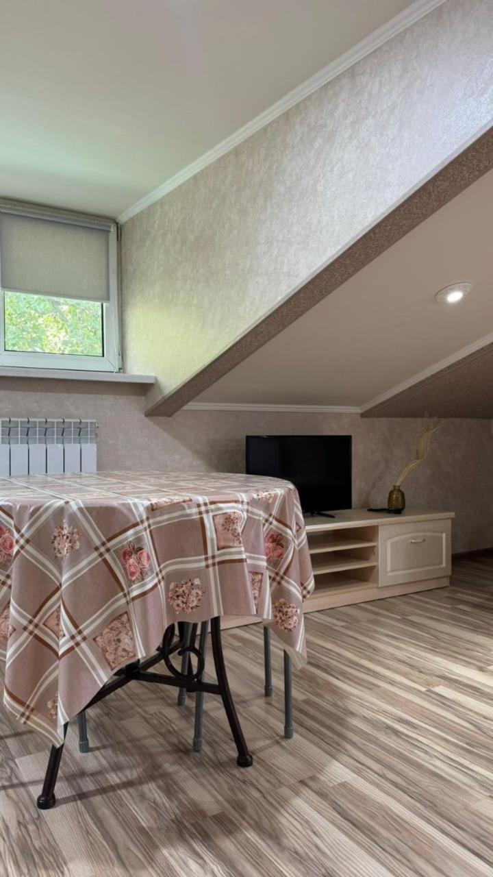 Apartments On Mustafa Ozturk Almaty Ngoại thất bức ảnh